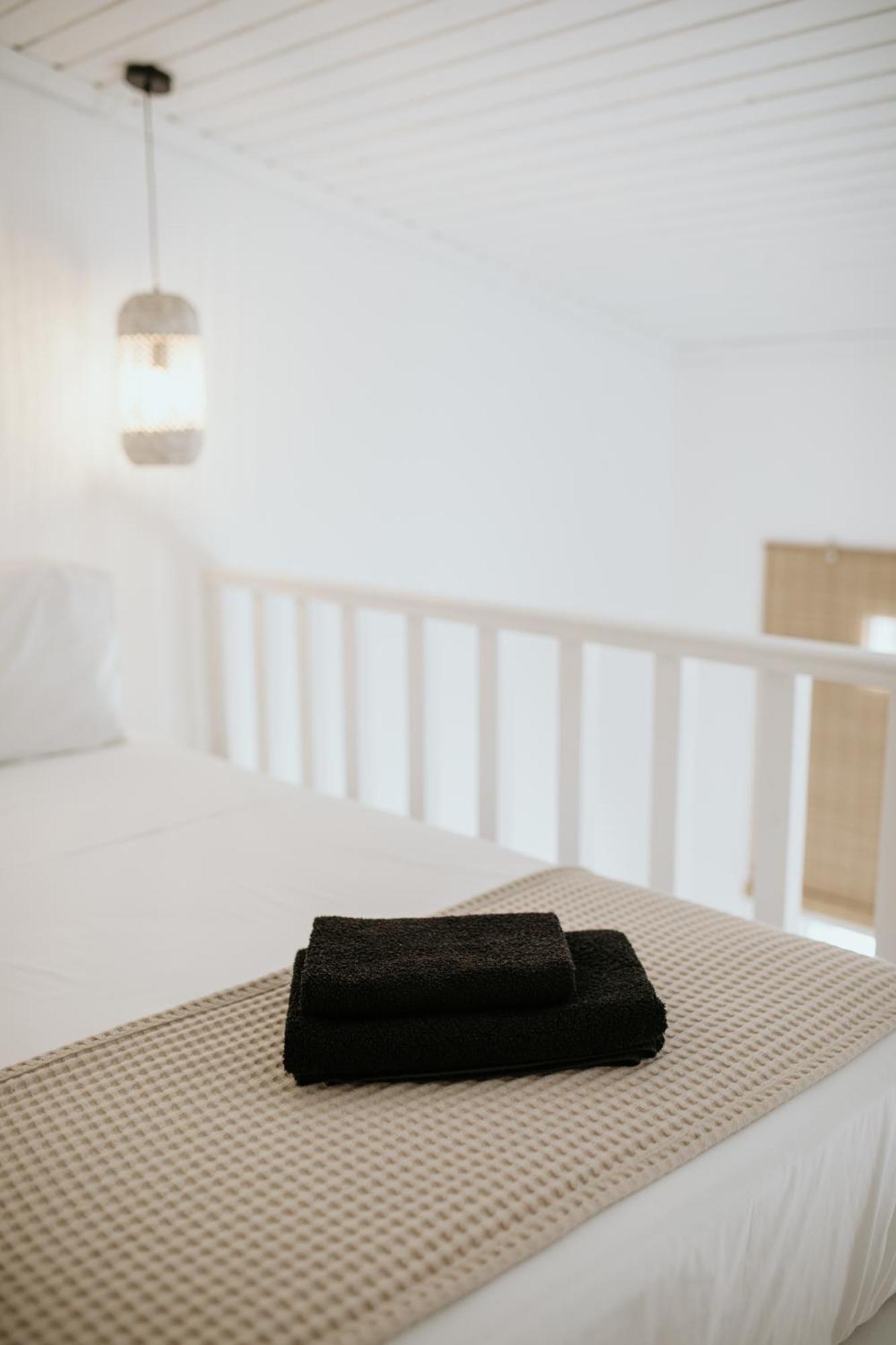 Yi & Thalassa Living By Khi Kythnos Exterior photo