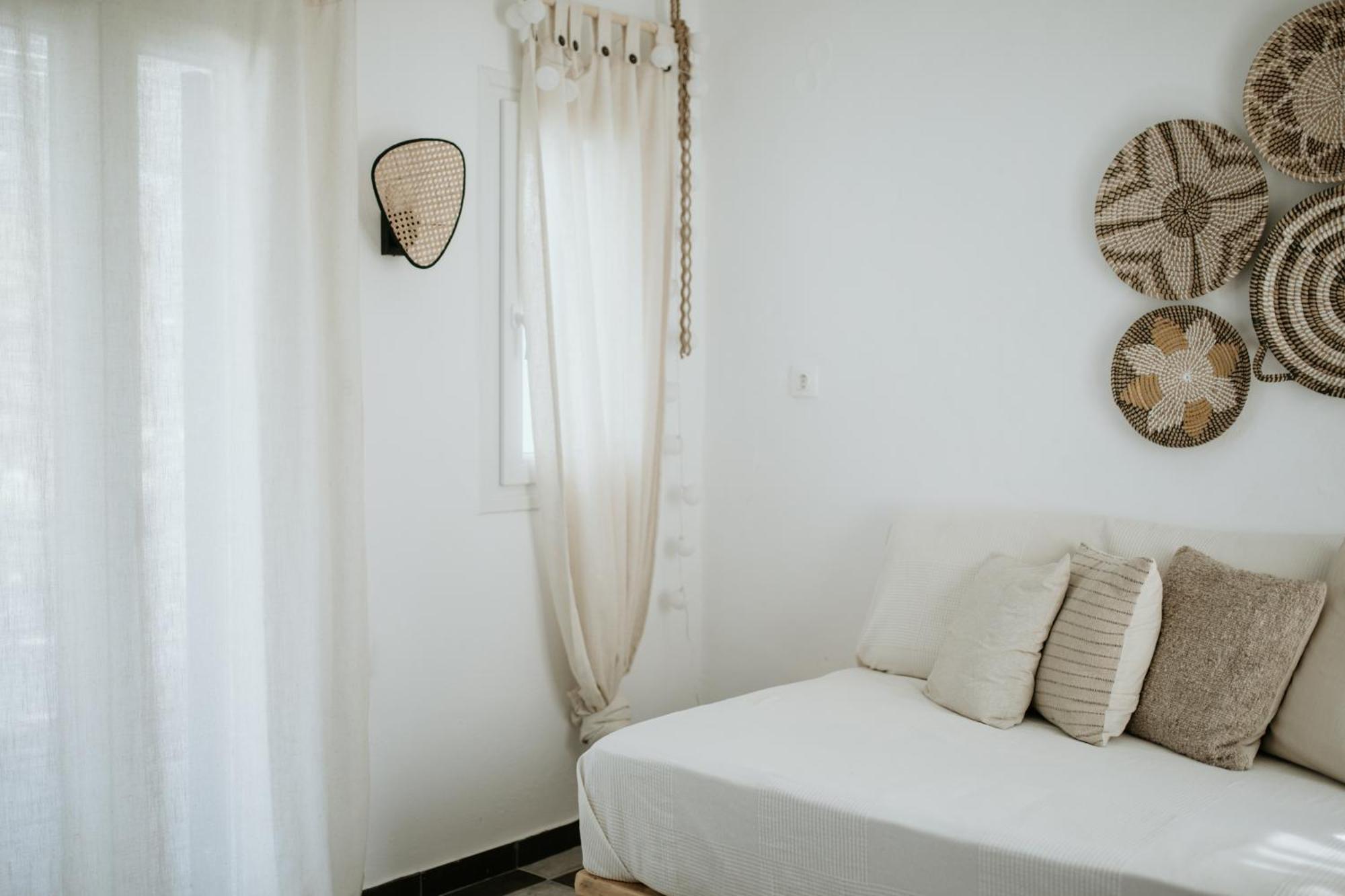 Yi & Thalassa Living By Khi Kythnos Exterior photo